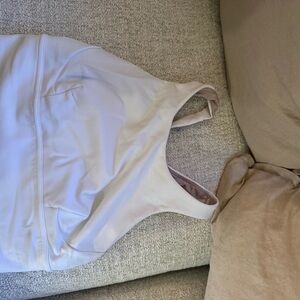 White lululemon sports bra/Top